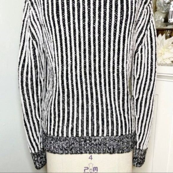 Elizabeth and James Black Striped Chunky Knit Crewneck Sweater Small - Picture 4 of 11